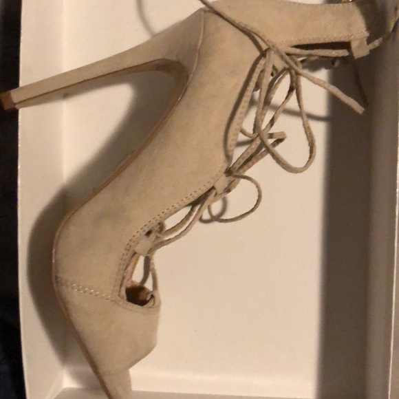 Shoes by Spring - Picture 2 of 3
